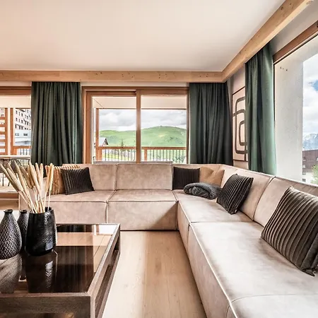 Tineo - By Emerald Apartment