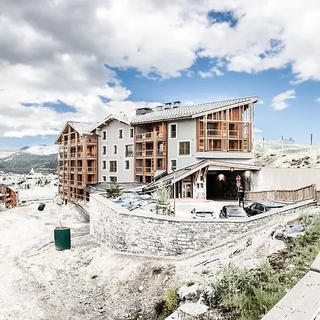 Tineo - By Emerald Apartment *